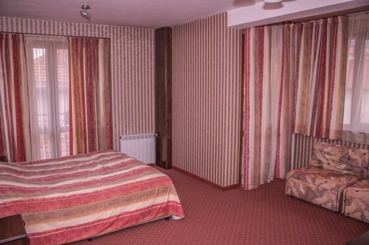 Стаи За Гости - Семейна Къща За Гости Ивел Bansko Exteriör bild